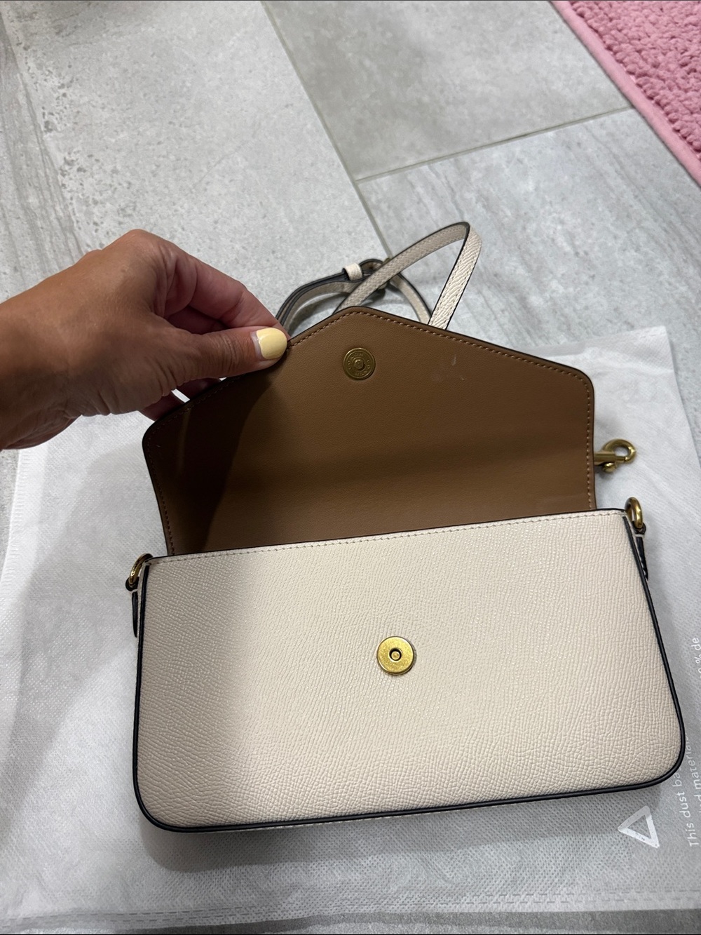 Coach chalk Crossbody Bag with Gold Hardware - Picture 4 of 9